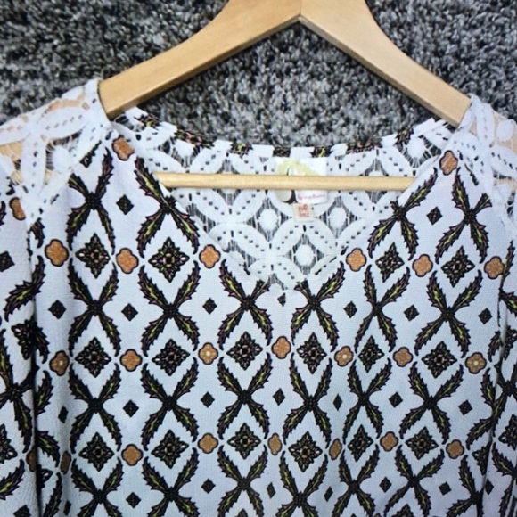 Bohemian Patterned Women's Top - Picture 4 of 7